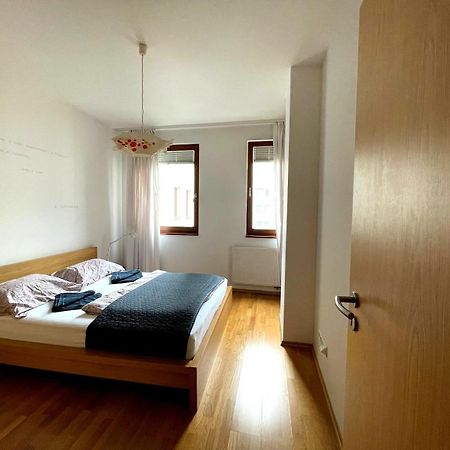 Central Apartment With Balcony Budapest Ngoại thất bức ảnh