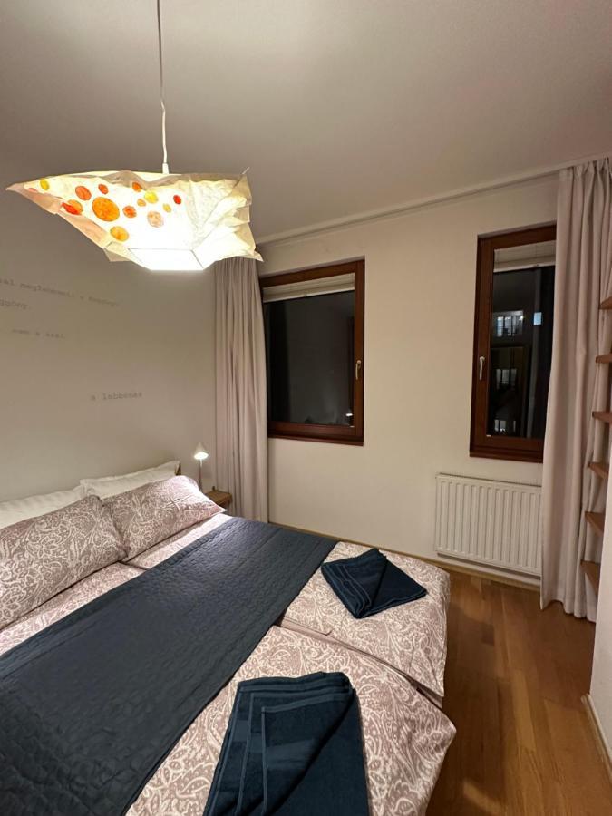 Central Apartment With Balcony Budapest Ngoại thất bức ảnh
