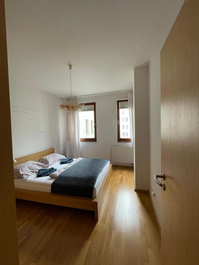 Central Apartment With Balcony Budapest Ngoại thất bức ảnh