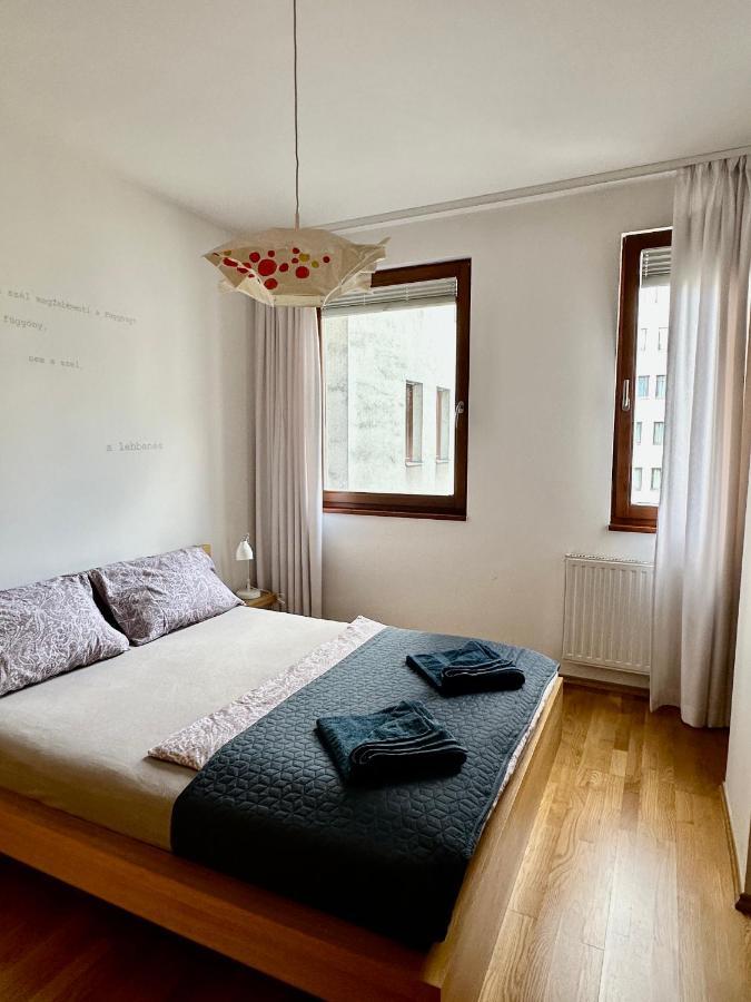 Central Apartment With Balcony Budapest Ngoại thất bức ảnh