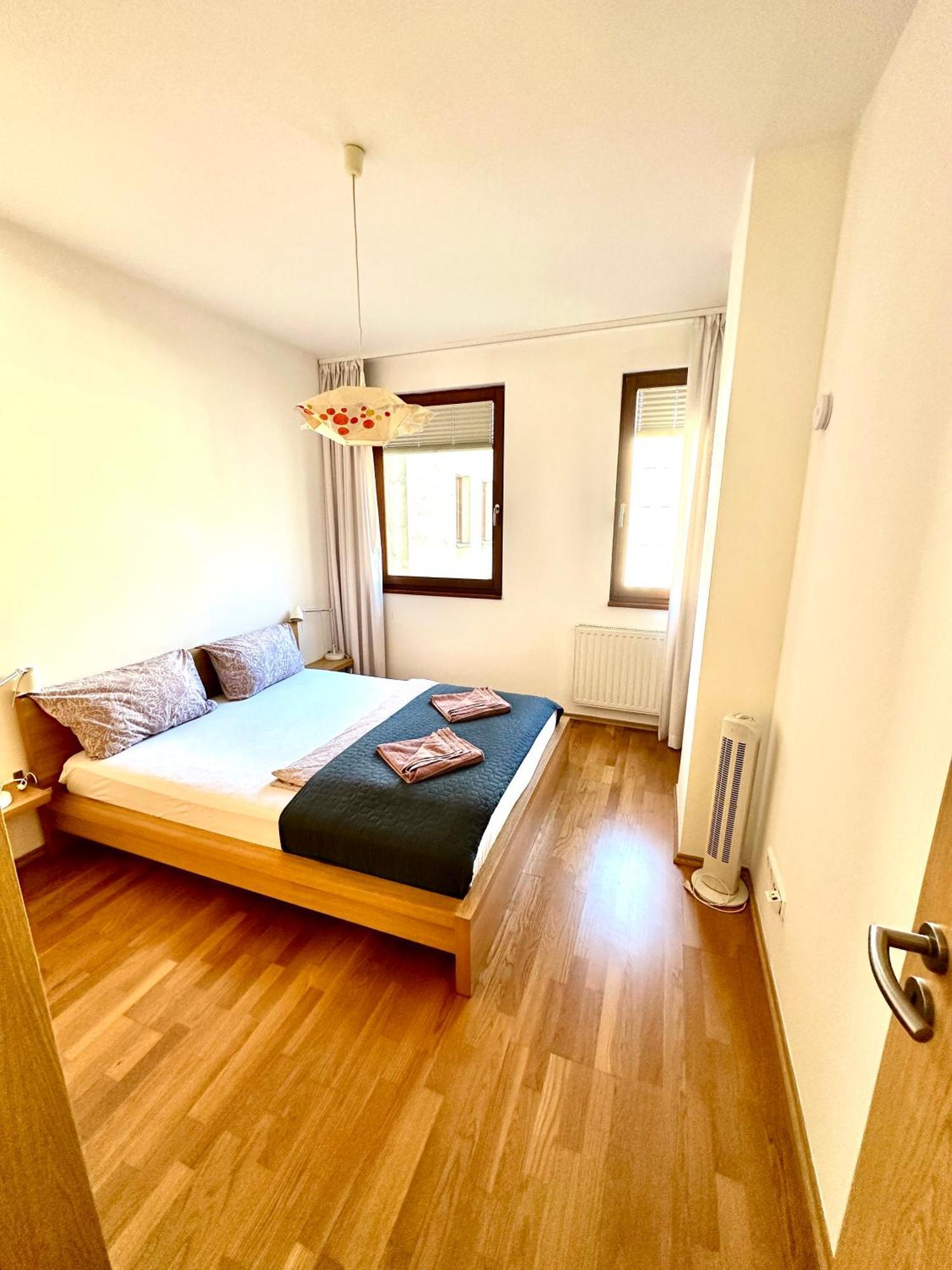 Central Apartment With Balcony Budapest Ngoại thất bức ảnh