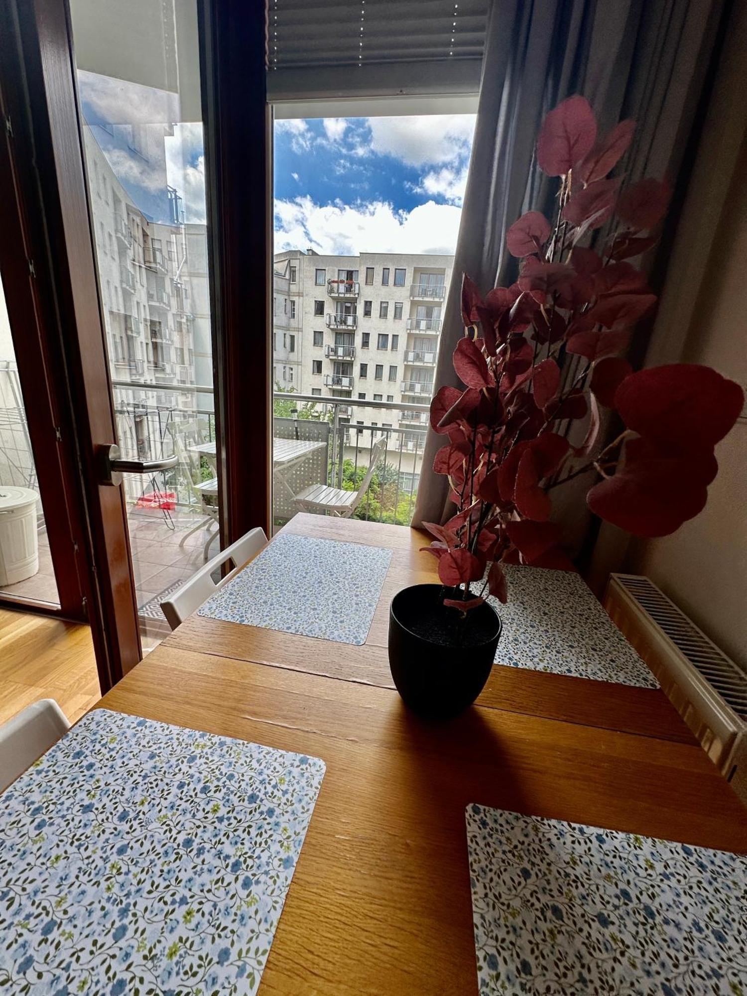 Central Apartment With Balcony Budapest Ngoại thất bức ảnh