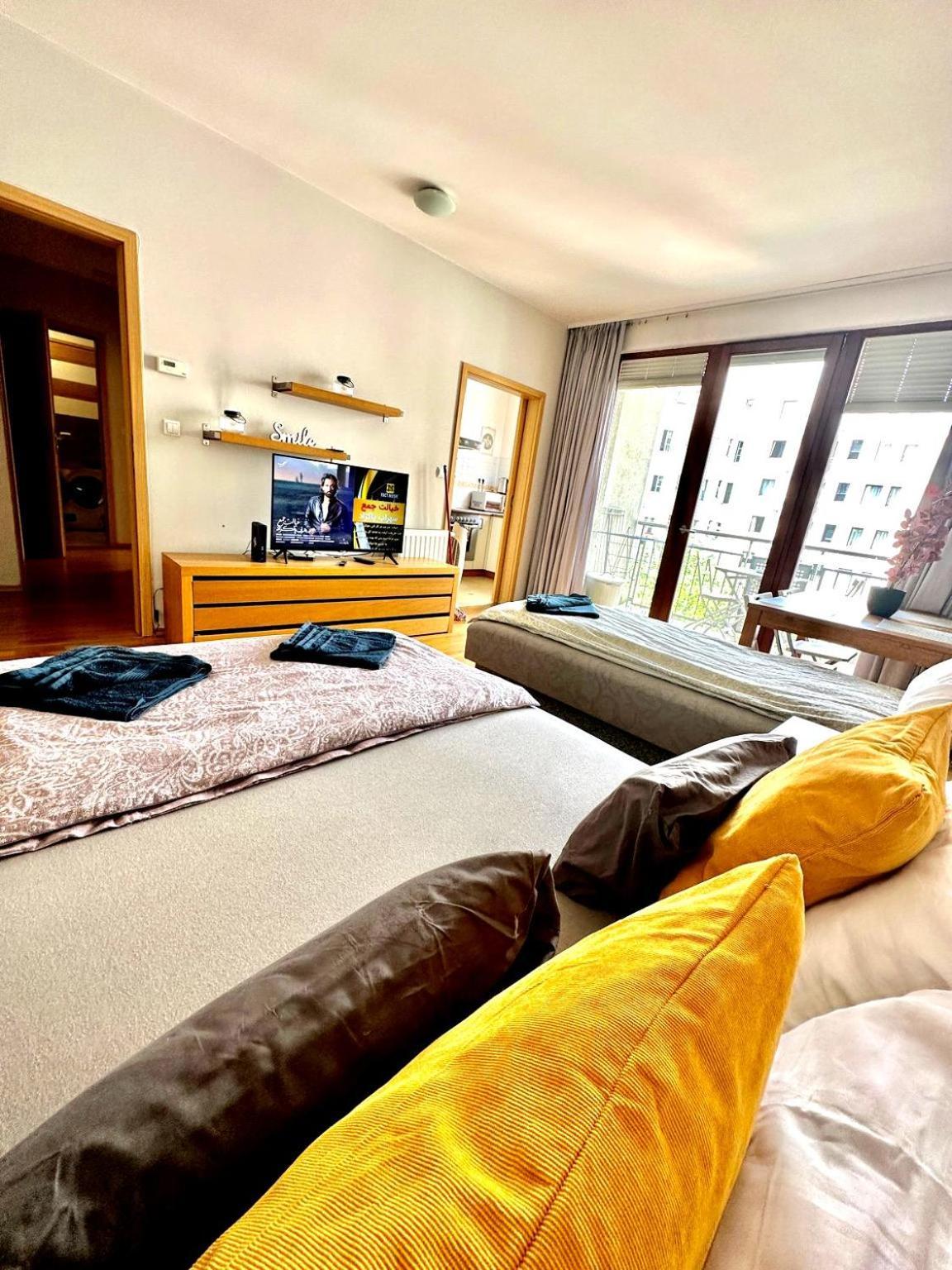Central Apartment With Balcony Budapest Ngoại thất bức ảnh